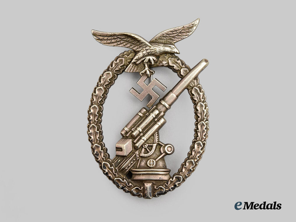 germany,_luftwaffe._a_flak_badge,_unknown_maker_variant___m_n_c8384