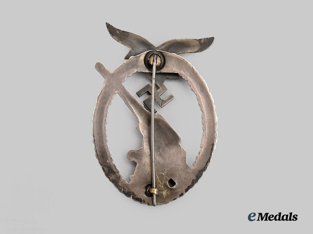germany,_luftwaffe._a_flak_badge,_unknown_maker_variant___m_n_c8385