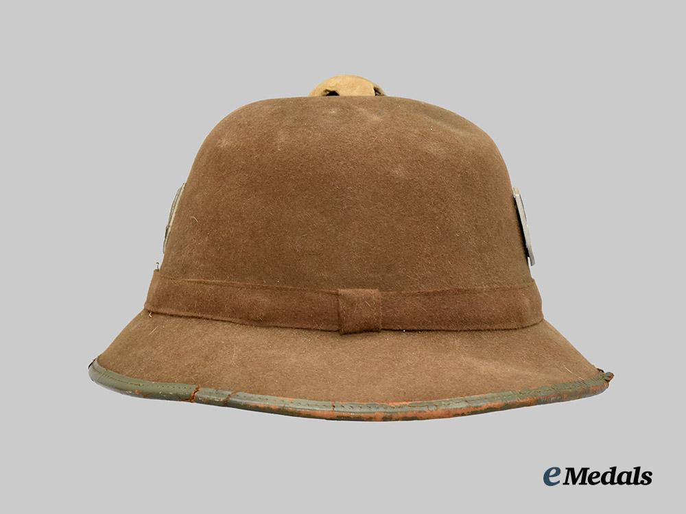 germany,_heer._a_tropical_pith_helmet,_second_pattern,_by_j_t_a___m_n_c8390