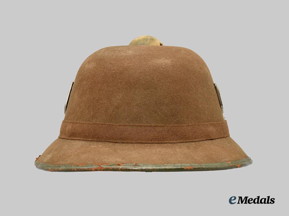 germany,_heer._a_tropical_pith_helmet,_second_pattern,_by_j_t_a___m_n_c8391