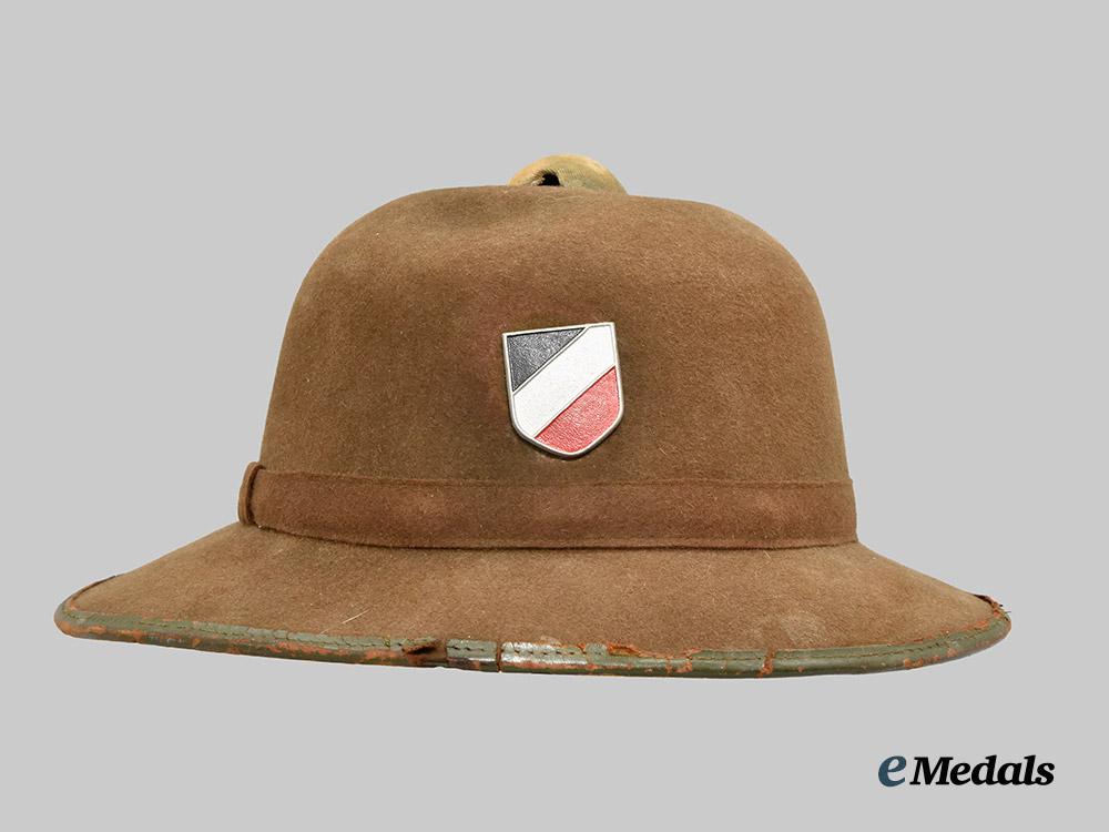 germany,_heer._a_tropical_pith_helmet,_second_pattern,_by_j_t_a___m_n_c8393