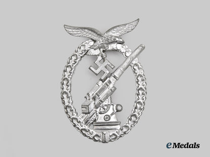 germany,_luftwaffe._a_flak_badge,_unknown_maker_variant___m_n_c8394