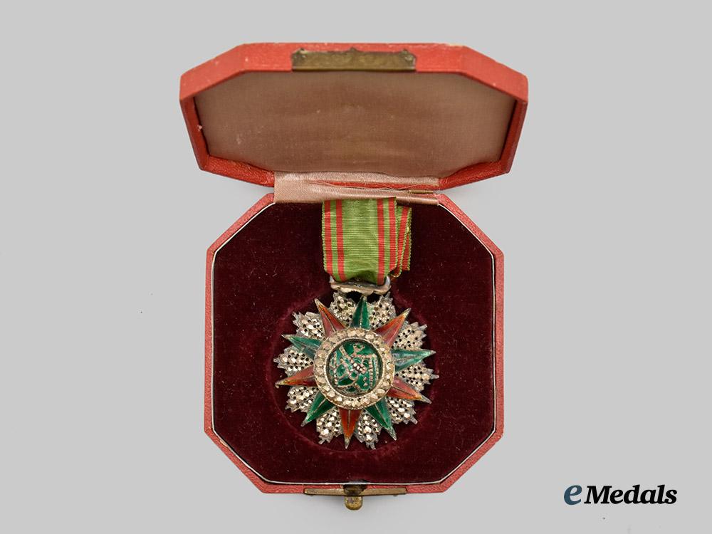 tunisia,_kingdom._an_order_of_the_glory,_fifth_class_knight_in_case___m_n_c8415