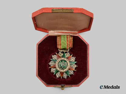 tunisia,_kingdom._an_order_of_the_glory,_fifth_class_knight_in_case___m_n_c8415