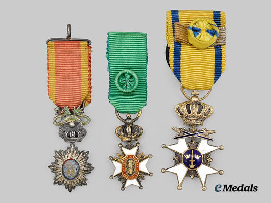 international._a_lot_of_three_miniature_orders&_decorations___m_n_c8464
