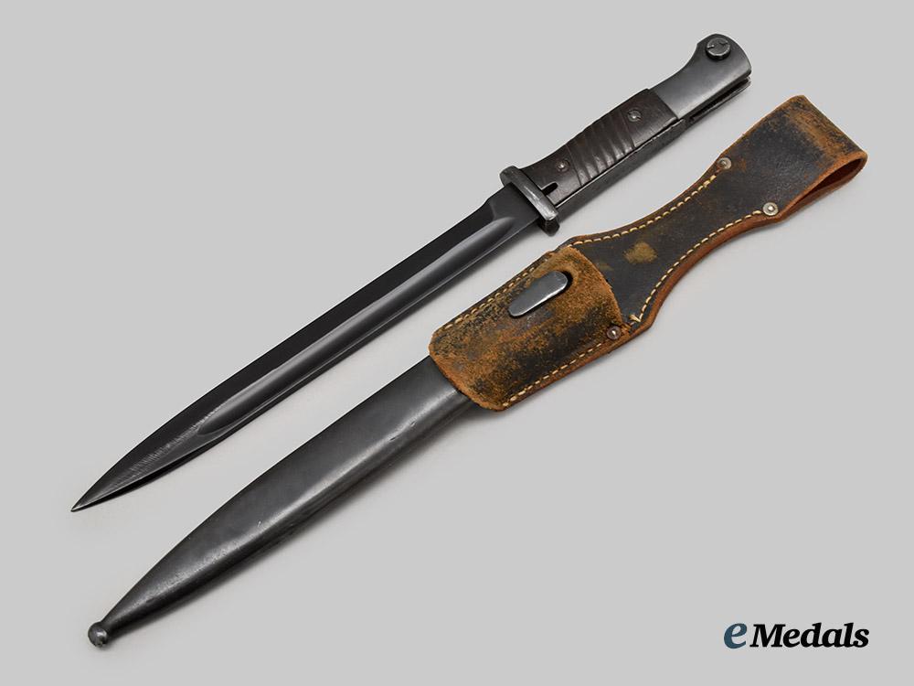 germany,_third_reich._a_pair_of_bayonets,_combat_and_parade_versions___m_n_c8547