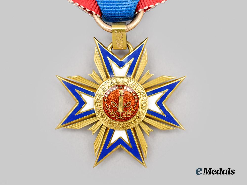 united_states._a_military_order_of_the_loyal_legion_of_the_united_states_membership_badge,_in_gold___m_n_c8548