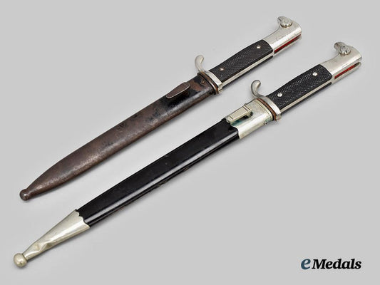 germany,_heer._a_pair_of_dress_bayonets___m_n_c8561