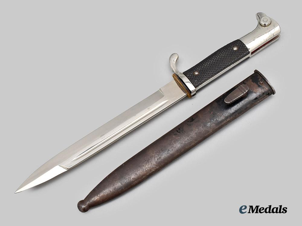 germany,_heer._a_pair_of_dress_bayonets___m_n_c8563