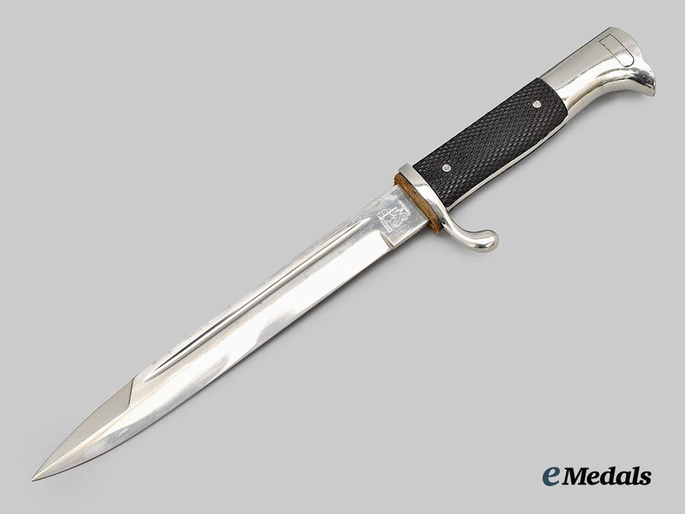 germany,_heer._a_pair_of_dress_bayonets___m_n_c8565