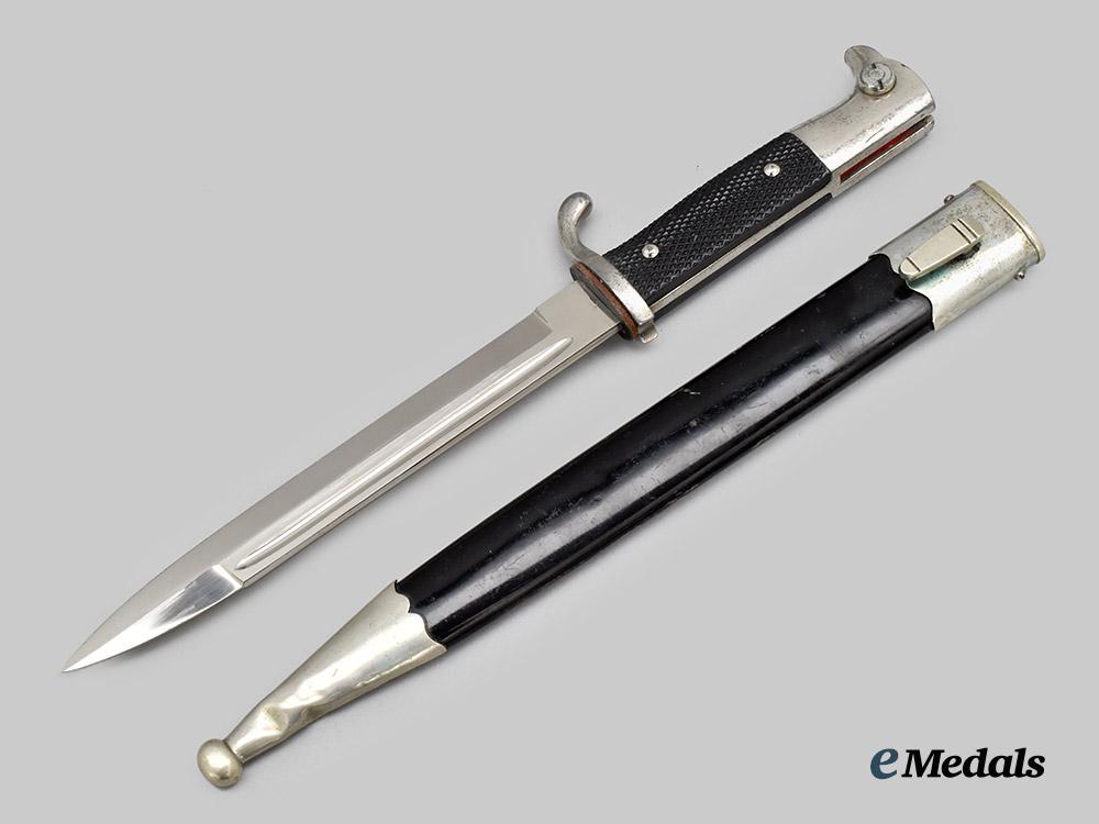 germany,_heer._a_pair_of_dress_bayonets___m_n_c8571