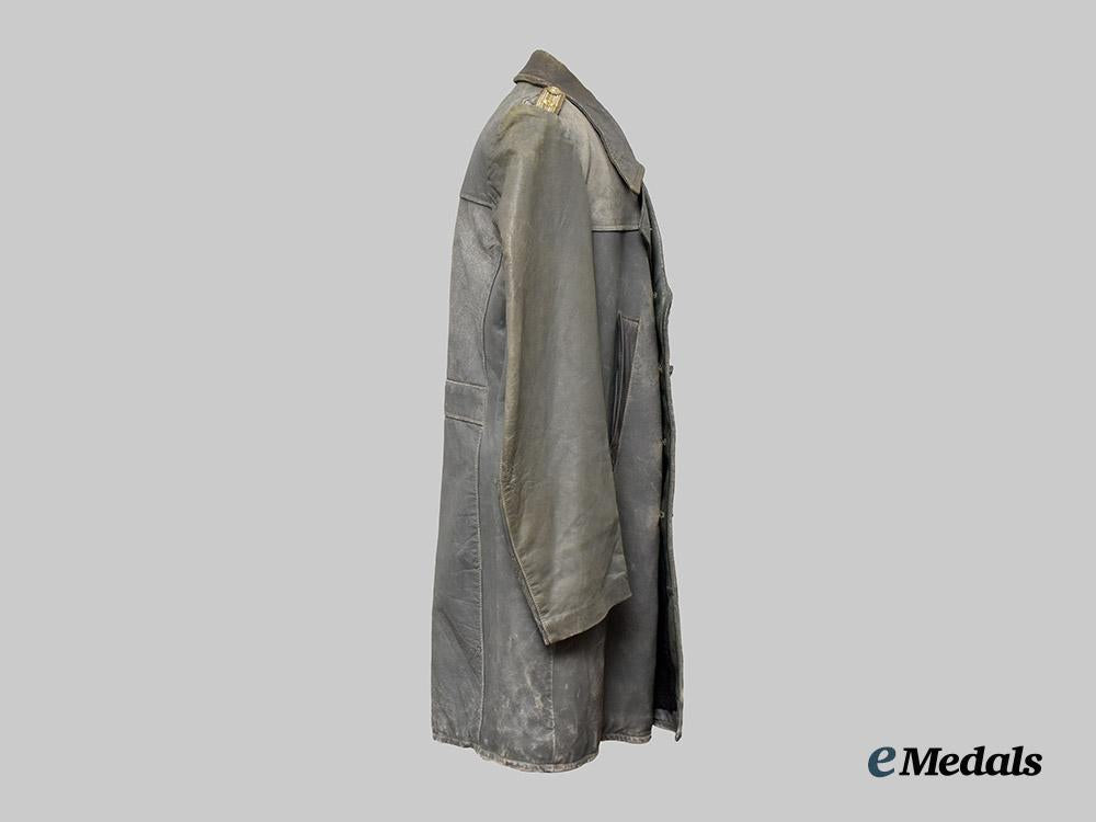 germany,_kriegsmarine._a_u-_boat_service_oberleutnant’s_leather_jacket,_owner-_attributed,_by_gustav_nitsch___m_n_c8580
