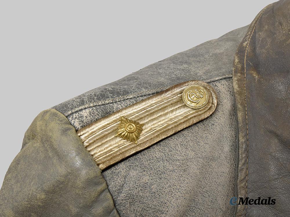 germany,_kriegsmarine._a_u-_boat_service_oberleutnant’s_leather_jacket,_owner-_attributed,_by_gustav_nitsch___m_n_c8582