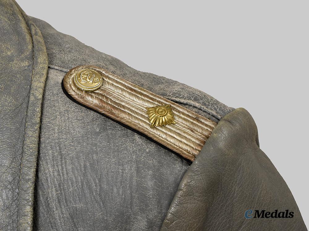 germany,_kriegsmarine._a_u-_boat_service_oberleutnant’s_leather_jacket,_owner-_attributed,_by_gustav_nitsch___m_n_c8583