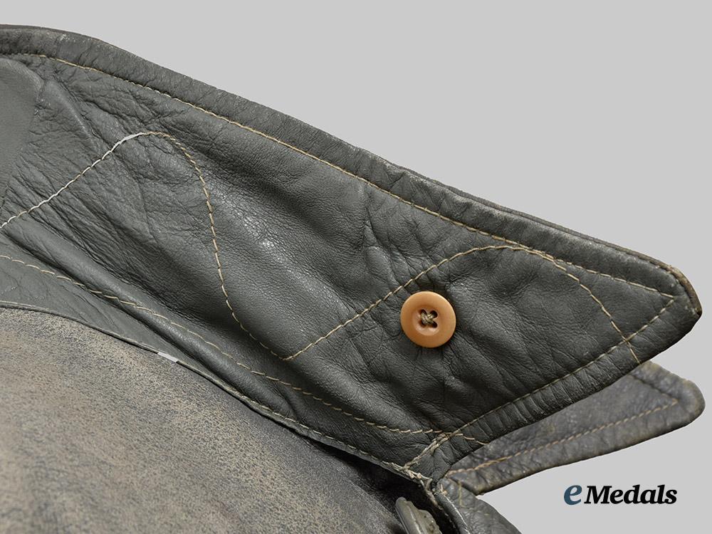 germany,_kriegsmarine._a_u-_boat_service_oberleutnant’s_leather_jacket,_owner-_attributed,_by_gustav_nitsch___m_n_c8586