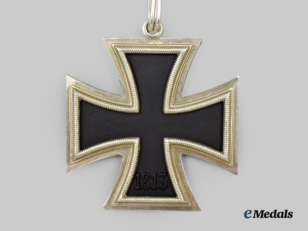 germany,_federal_republic._a_knight’s_cross_of_the_iron_cross,_exhibition_example_with_case_by_steinhauer&_lück,_c.1960___m_n_c8613