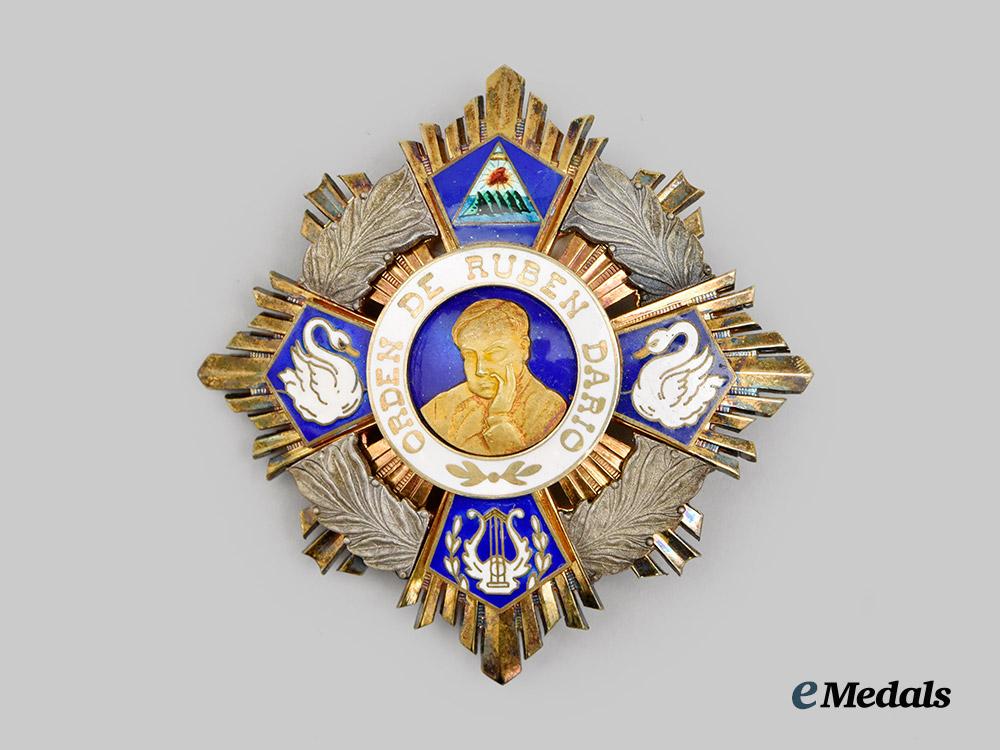 nicaragua,_republic._an_order_of_cultural_independence“_rubén_darío”,_grand_cross_set_i_class,_c.1960___m_n_c8625