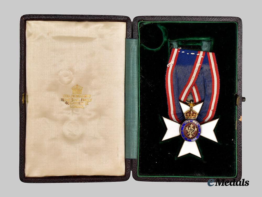 united_kingdom._a_royal_victorian_order,_i_v_class_lieutenant,_in_case,_by_collingwood___m_n_c8637