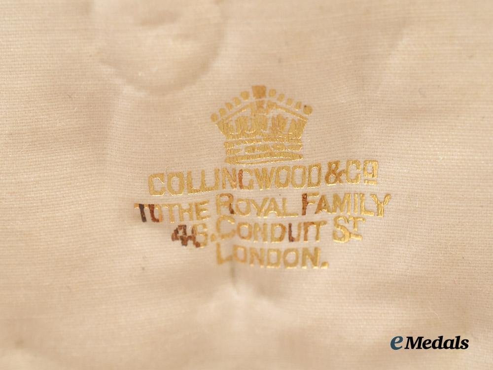 united_kingdom._a_royal_victorian_order,_i_v_class_lieutenant,_in_case,_by_collingwood___m_n_c8638