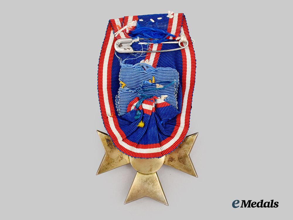 united_kingdom._a_royal_victorian_order,_i_v_class_lieutenant,_in_case,_by_collingwood___m_n_c8643