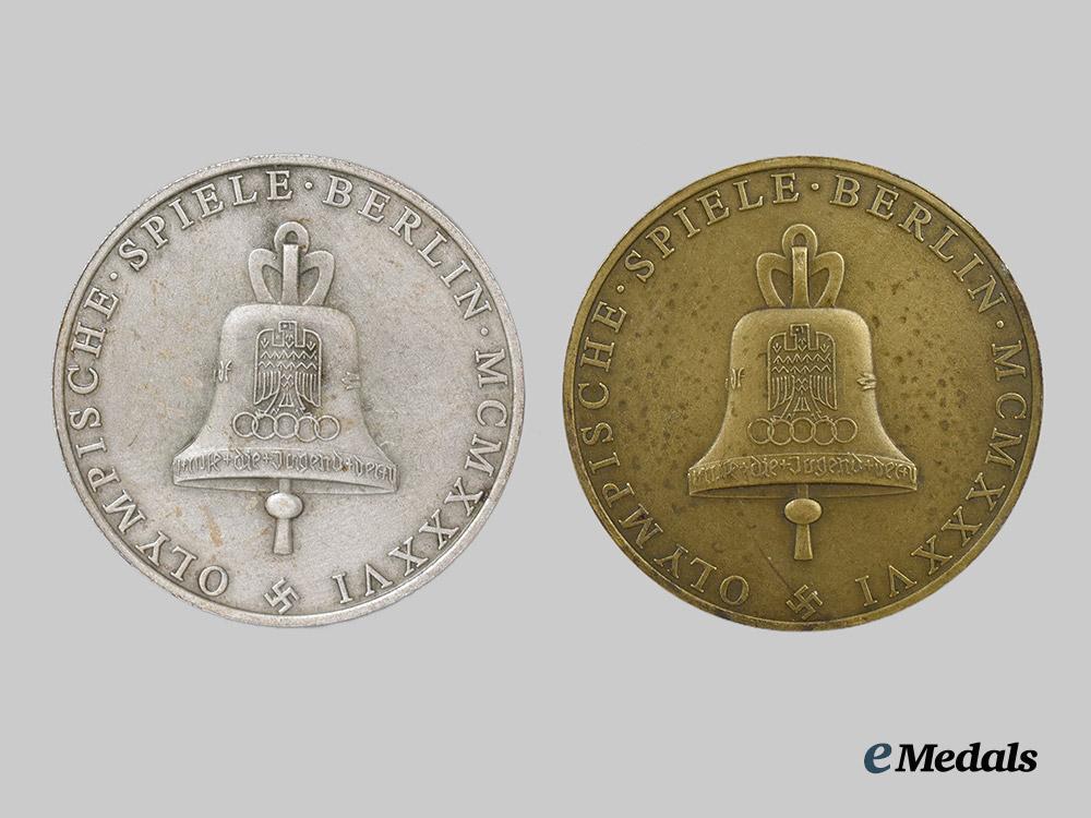 germany,_third_reich._a_pair_of1936_berlin_olympics_commemorative_medallions___m_n_c8646