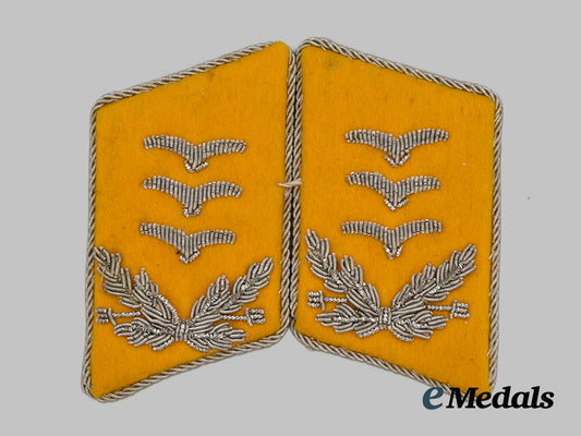 germany,_air_force._an_unissued_matching_pair_of_luftwaffe_hauptmann_collar_tabs___m_n_c8665