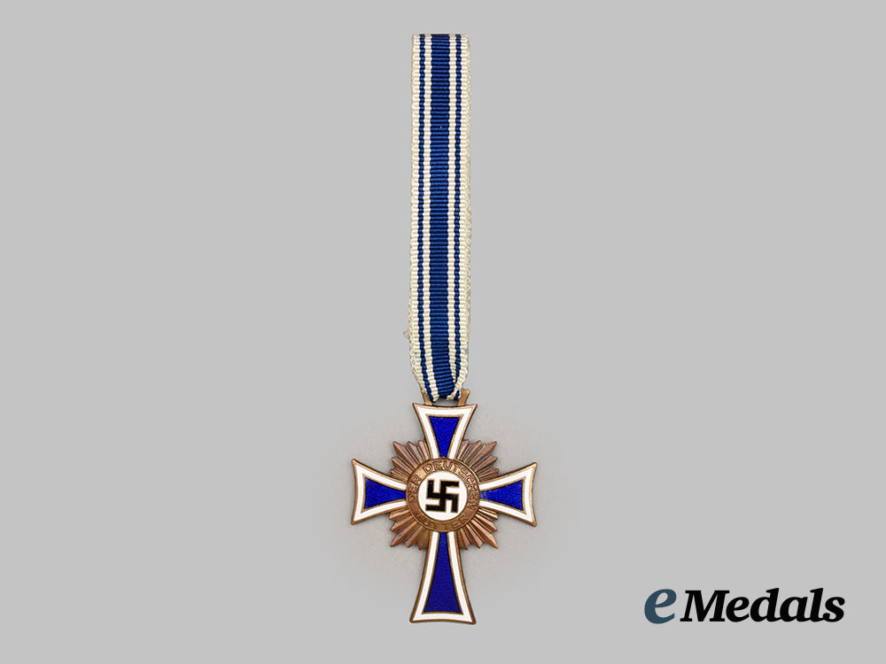 germany,_third_reich._an_honour_cross_of_the_german_mother,_in_bronze,_with_its_packet_of_issue_by_gottlieb_friedrich_keck&_sohn___m_n_c8678