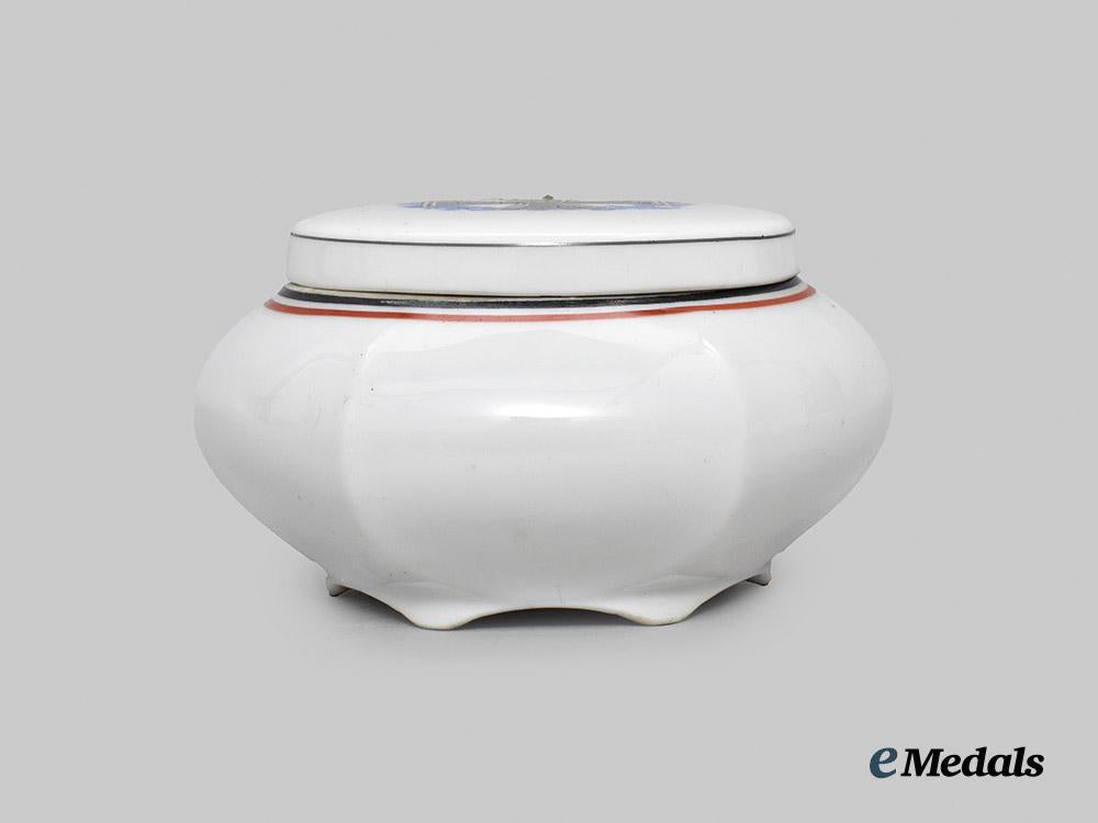 germany,_imperial._a_first_world_war_patriotic_jar,_by_porzellanfabrik_fraureuth___m_n_c8751-_recovered