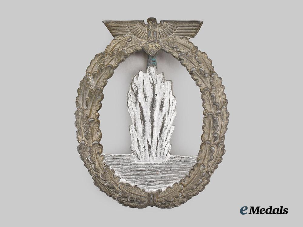 germany,_kriegsmarine._a_minesweeper_war_badge,8-_wave_type,_variation4,_by_rudolf_karneth___m_n_c8755