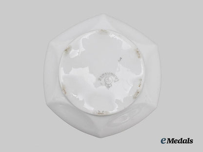 germany,_imperial._a_first_world_war_patriotic_jar,_by_porzellanfabrik_fraureuth___m_n_c8759-_recovered