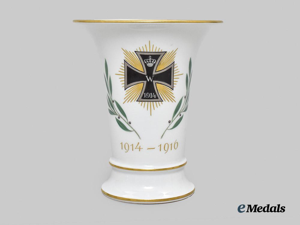 germany,_imperial._a_first_world_war_patriotic_vase,_by_meissen_porcelain___m_n_c8763-_recovered