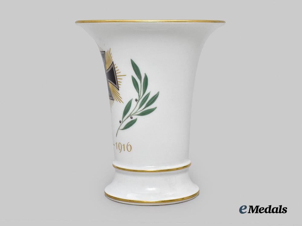 germany,_imperial._a_first_world_war_patriotic_vase,_by_meissen_porcelain___m_n_c8764-_recovered