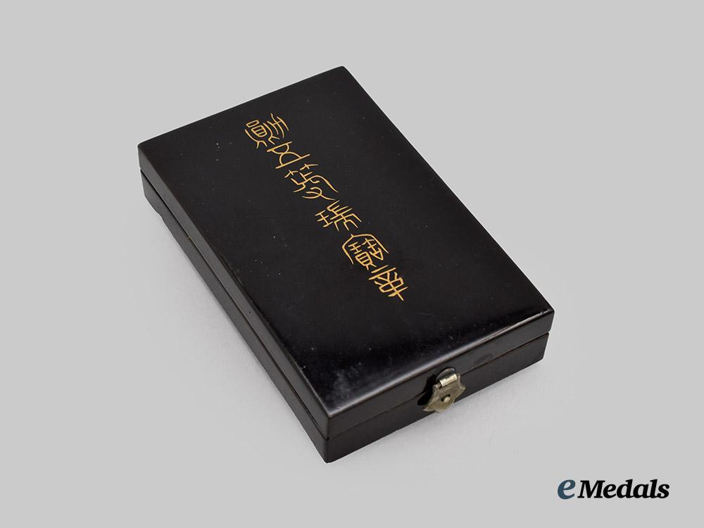 japan,_imperial._an_order_of_the_sacred_treasure,_v_class_in_case___m_n_c8764