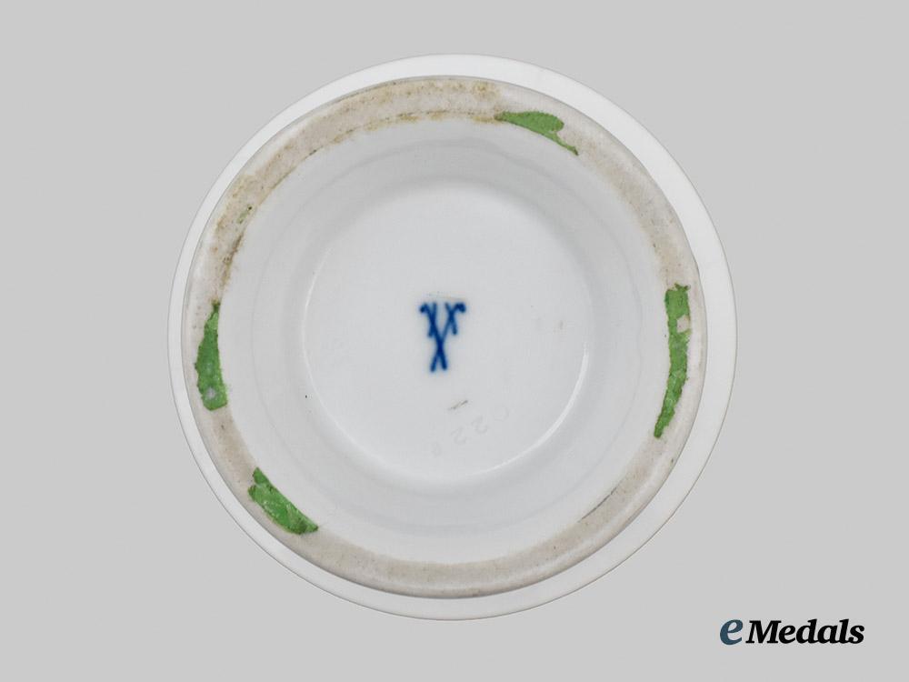 germany,_imperial._a_first_world_war_patriotic_vase,_by_meissen_porcelain___m_n_c8767-_recovered