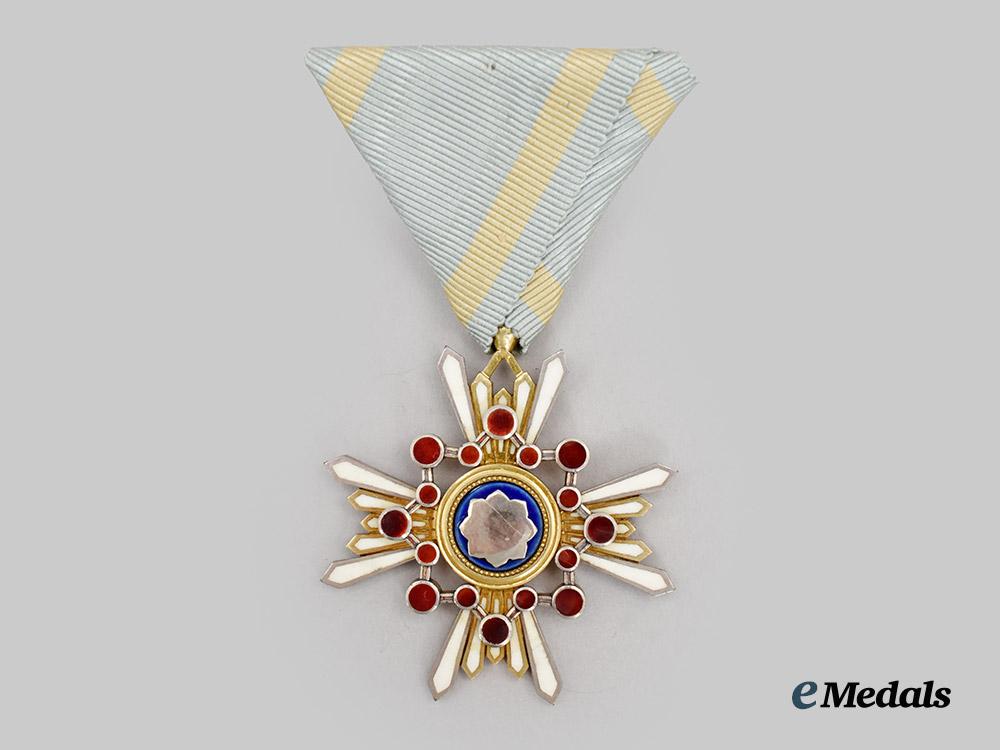 japan,_imperial._an_order_of_the_sacred_treasure,_v_class_in_case___m_n_c8767