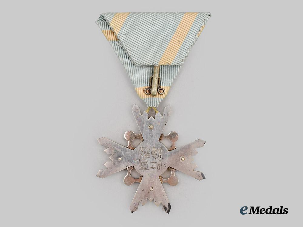 japan,_imperial._an_order_of_the_sacred_treasure,_v_class_in_case___m_n_c8769