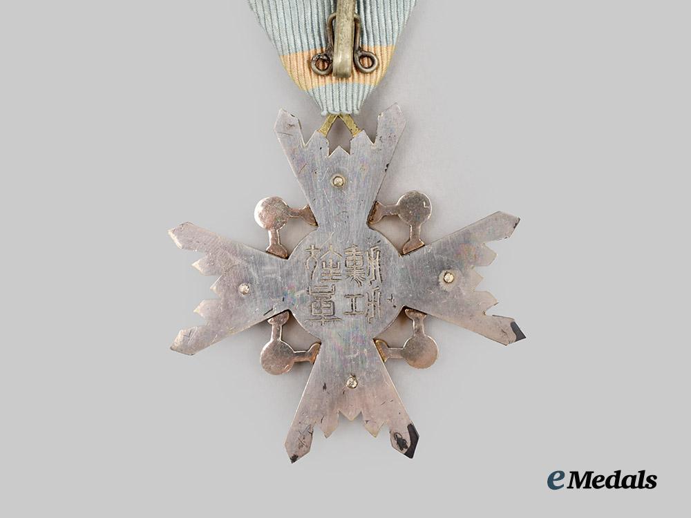japan,_imperial._an_order_of_the_sacred_treasure,_v_class_in_case___m_n_c8770