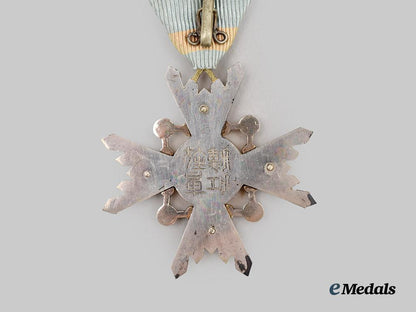 japan,_imperial._an_order_of_the_sacred_treasure,_v_class_in_case___m_n_c8770