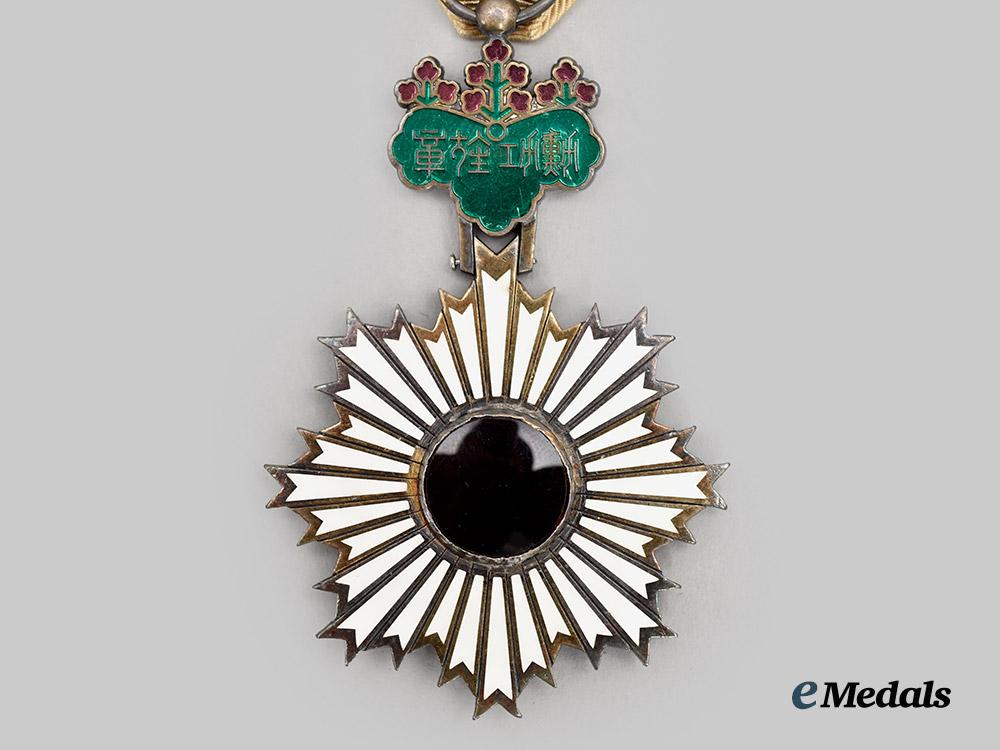 japan,_imperial._an_order_of_the_rising_sun,_v_class_in_case___m_n_c8778
