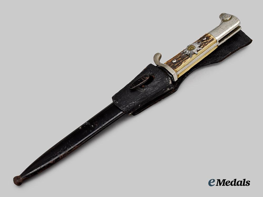 germany,_ordnungspolizei._a_dress_bayonet,_mountain_police_issue,_by_carl_eickhorn___m_n_c8788