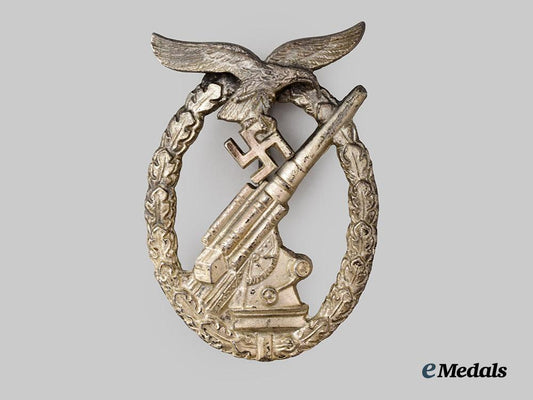 germany,_luftwaffe._a_rare_flak_badge,_hollow_version,_by_wilhelm_hobacher___m_n_c8818