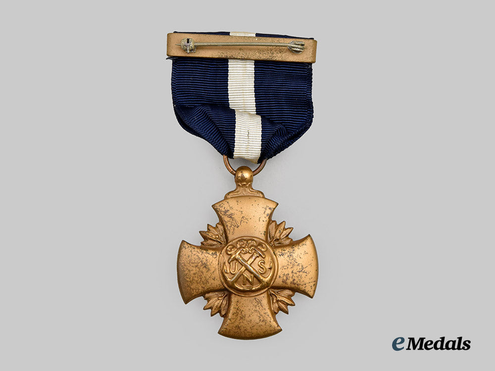 united_states._a_cased_navy_cross___m_n_c8842