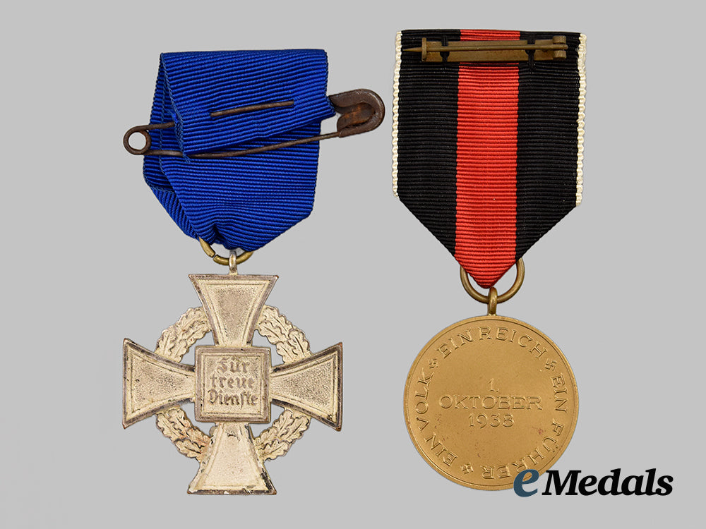 germany,_third_reich._a_pair_of_service_decorations___m_n_c8850