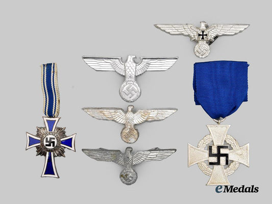 germany,_third_reich._a_mixed_lot_of_awards_and_insignia___m_n_c8867