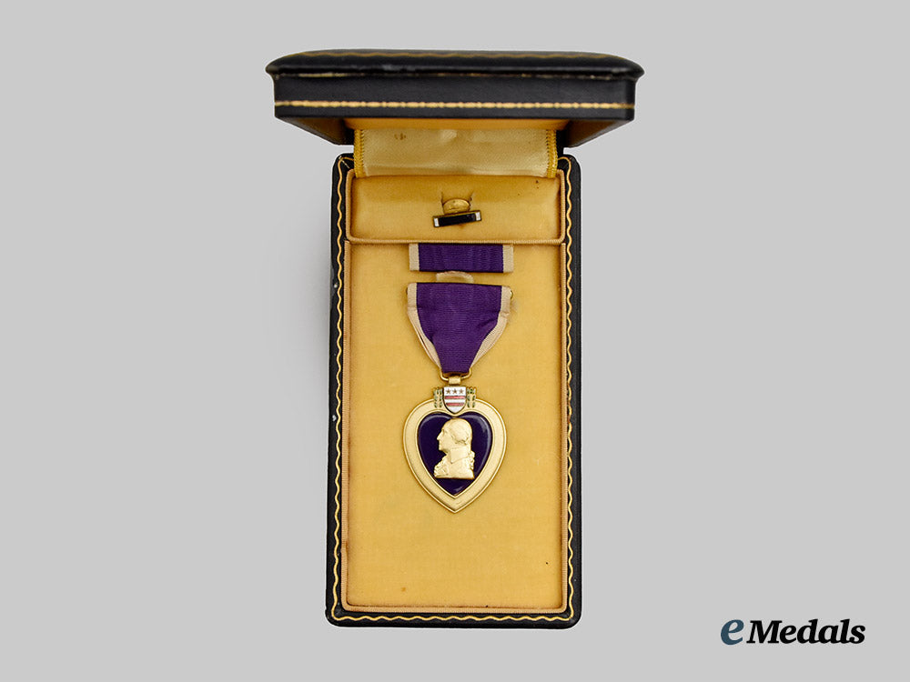 united_states._a_cased_purple_heart_medal_and_award_certificate_to_james_jackson_for_wounds_sustained_in_vietnam___m_n_c8876