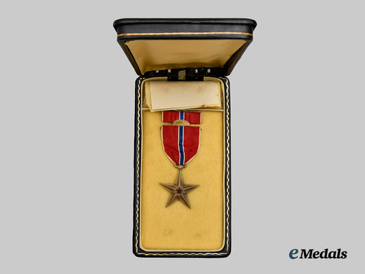 united_states._a_cased_bronze_star_medal_to_robert_p._mc_iver___m_n_c8888