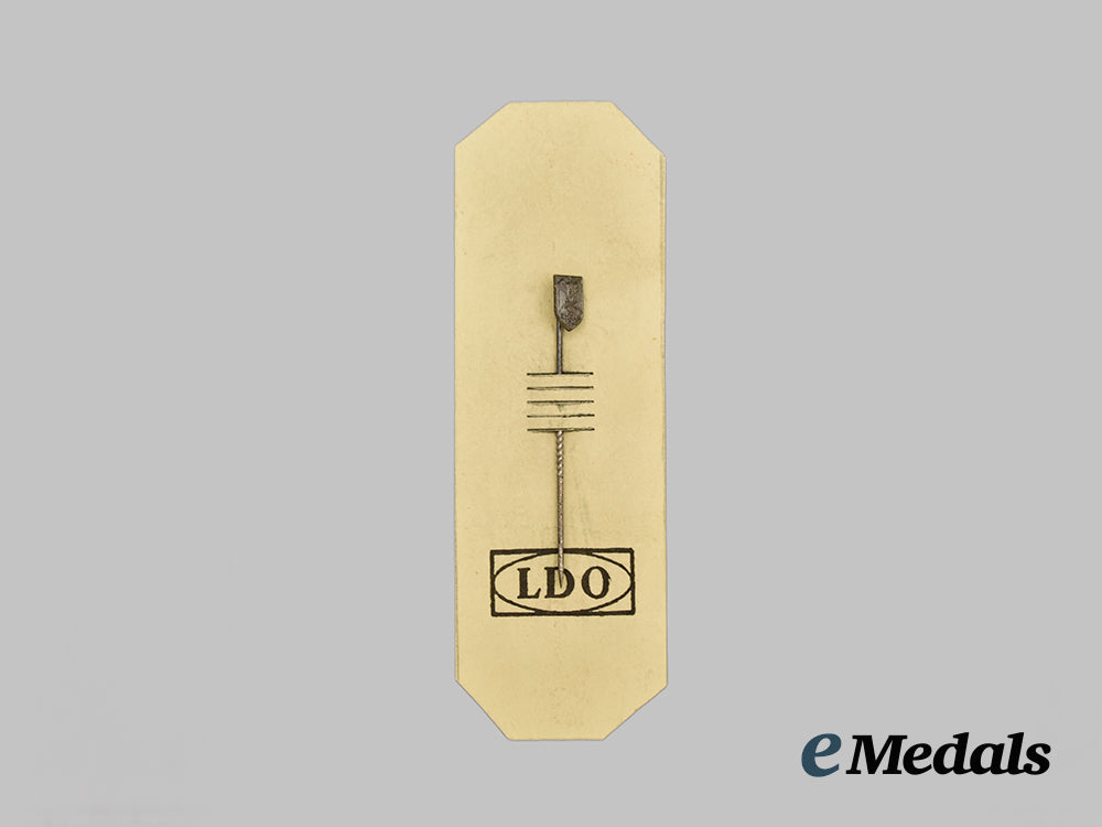 germany,_wehrmacht._a_cholm_shield,_stick_pin_miniature___m_n_c8903