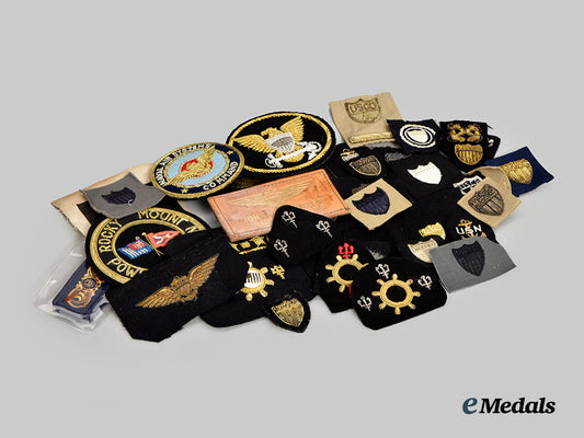 united_states._a_lot_of_thirty-_six_uniform_insignia___m_n_c8904