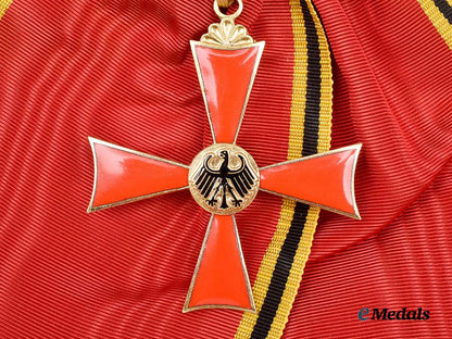 germany,_federal_republic._an_order_of_merit_of_the_federal_republic_of_germany,_grand_cross_of_merit_set_with_case,_by_steinhauer&_lück___m_n_c8953