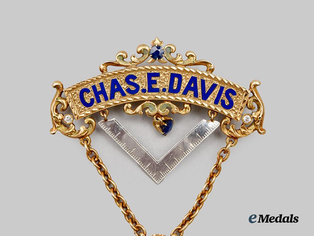 international._a_masonic_past_master_jewel_in_gold_and_diamonds_to_charles_e._davis,_dearborn_lodge_no.310_chicago,_with_case_by_lebolt&_company___m_n_c8957